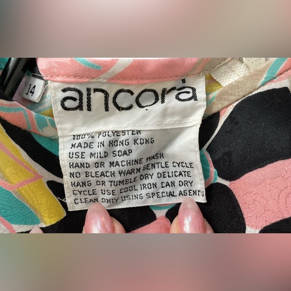 Vintage Colorful Geometric Patterned Top - Picture 5 of 6